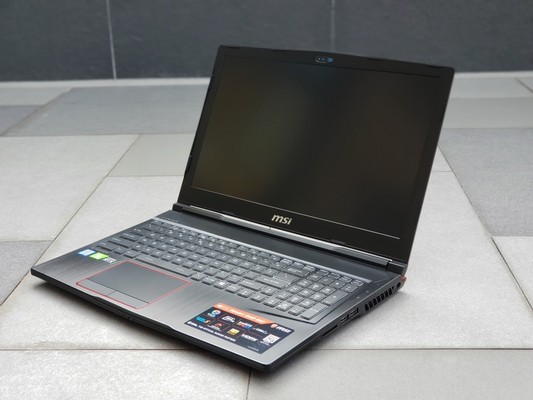 MSI GE63 Raider RGB 8SF Laptop