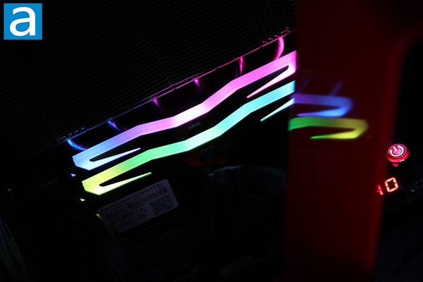 GeIL Super Luce RGB SYNC 16GB DDR4