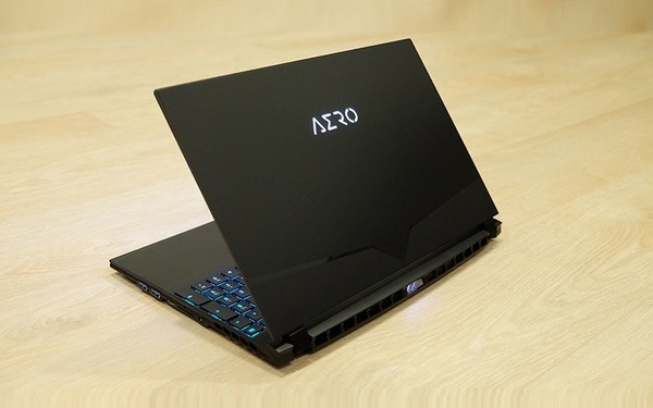 Gigabyte AERO 15 OLED XA Laptop