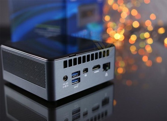 Intel NUC 8 Mainstream-G Mini PC