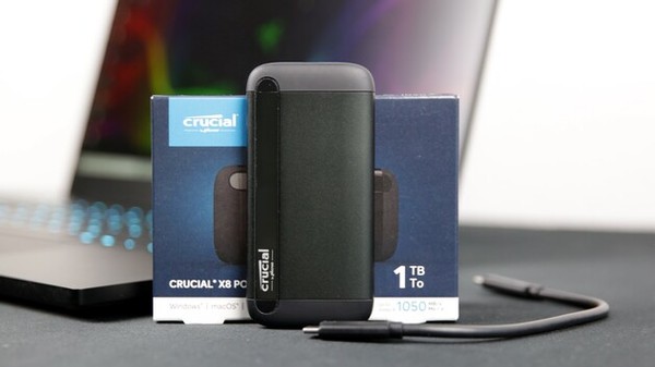 Crucial X8 Portable 1TB SSD