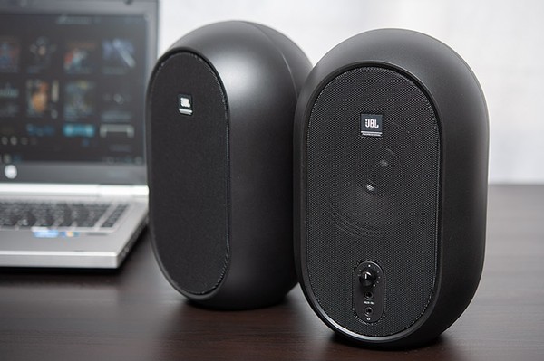 JBL One Series 104