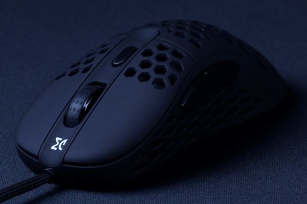 Dream Machines DM6 Holey S Mouse