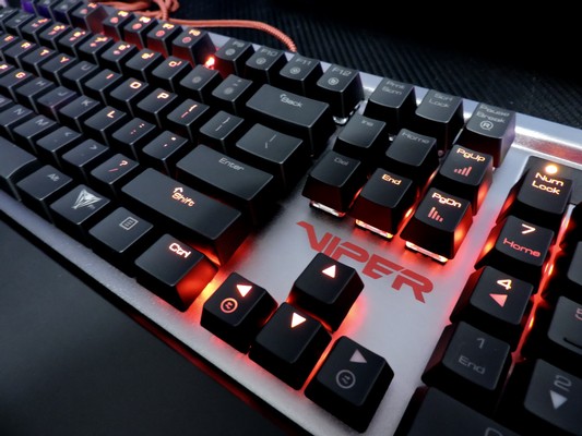 Patriot Viper V730 Keyboard