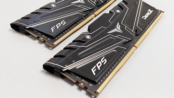 TeamGroup Dark Z FPS 16GB DDR4-4000 CL16 Kit