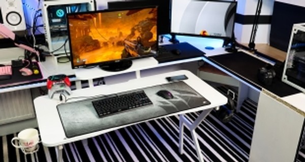 Genesis Holm 320 RGB Gaming Desk