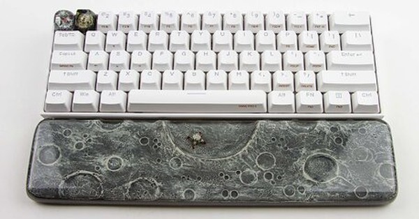 Moon Key Artisan Keyboard Wrist Rests and Keycaps