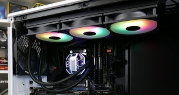 Sapphire Nitro S360-A Liquid Cooler