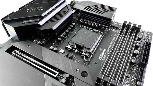 ASRock Z690 Taichi Razer Edition Motherboard