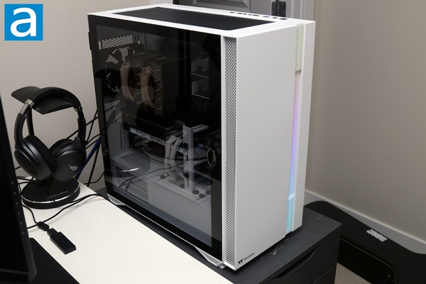 Thermaltake H700 TG Snow Case