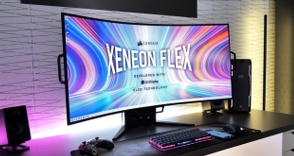 Corsair Xeneon Flex Oled