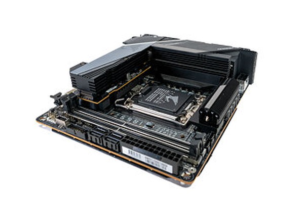 Gigabyte Z690I AORUS Ultra Plus DDR4