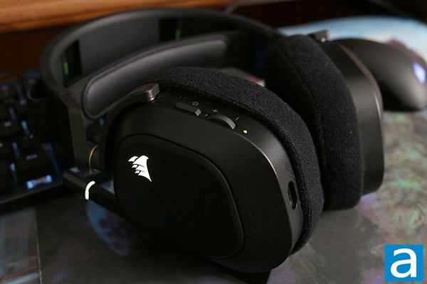 Corsair HS80 RGB Headset