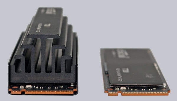 Crucial T700 2TB Heatsink PCIe 50 NVMe SSD