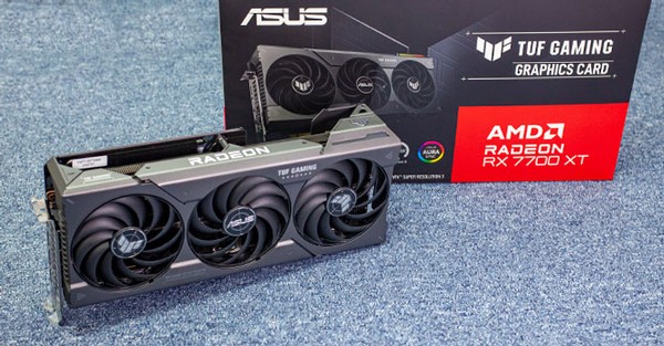 Asus Radeon RX 7700 XT TUF