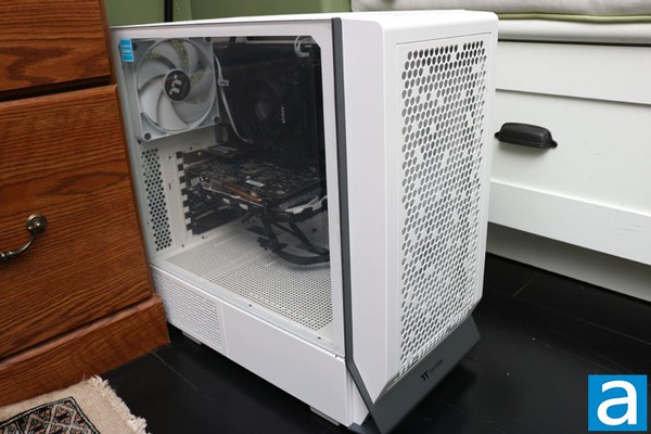 Thermaltake Ceres 300 TG ARGB Snow Case