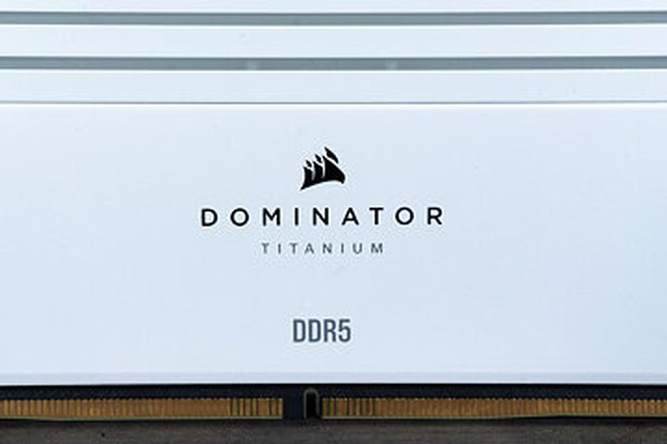 Corsair Dominator Titanium DDR5-7200 48GB