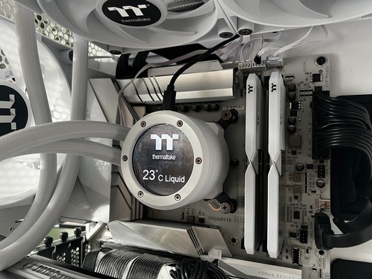 Thermaltake TH360 V2 Ultra ARGB Sync