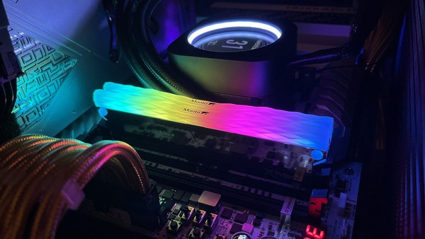 V-Color Manta XPrism RGB 48GB DDR5-8200