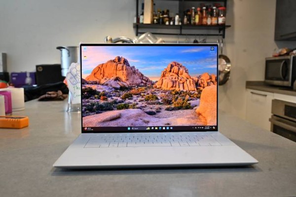 Dell XPS 16 Laptop