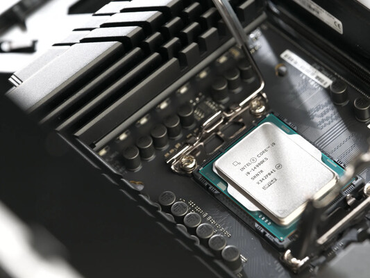 Intel Core i9-14900KS Processor