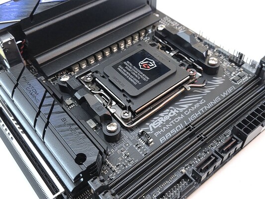 ASRock Phantom Gaming B850I Lightning WiFi