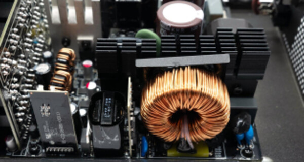LC-Power LC1000P2 V31 PSU