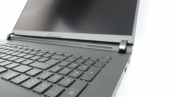 Asus ROG Strix Scar 18 G835