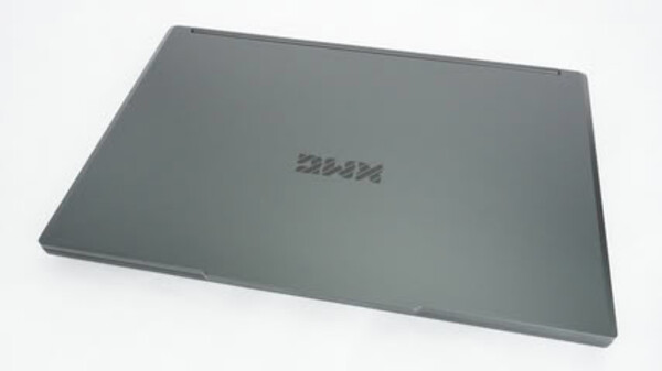 XMG Pro 16 M25